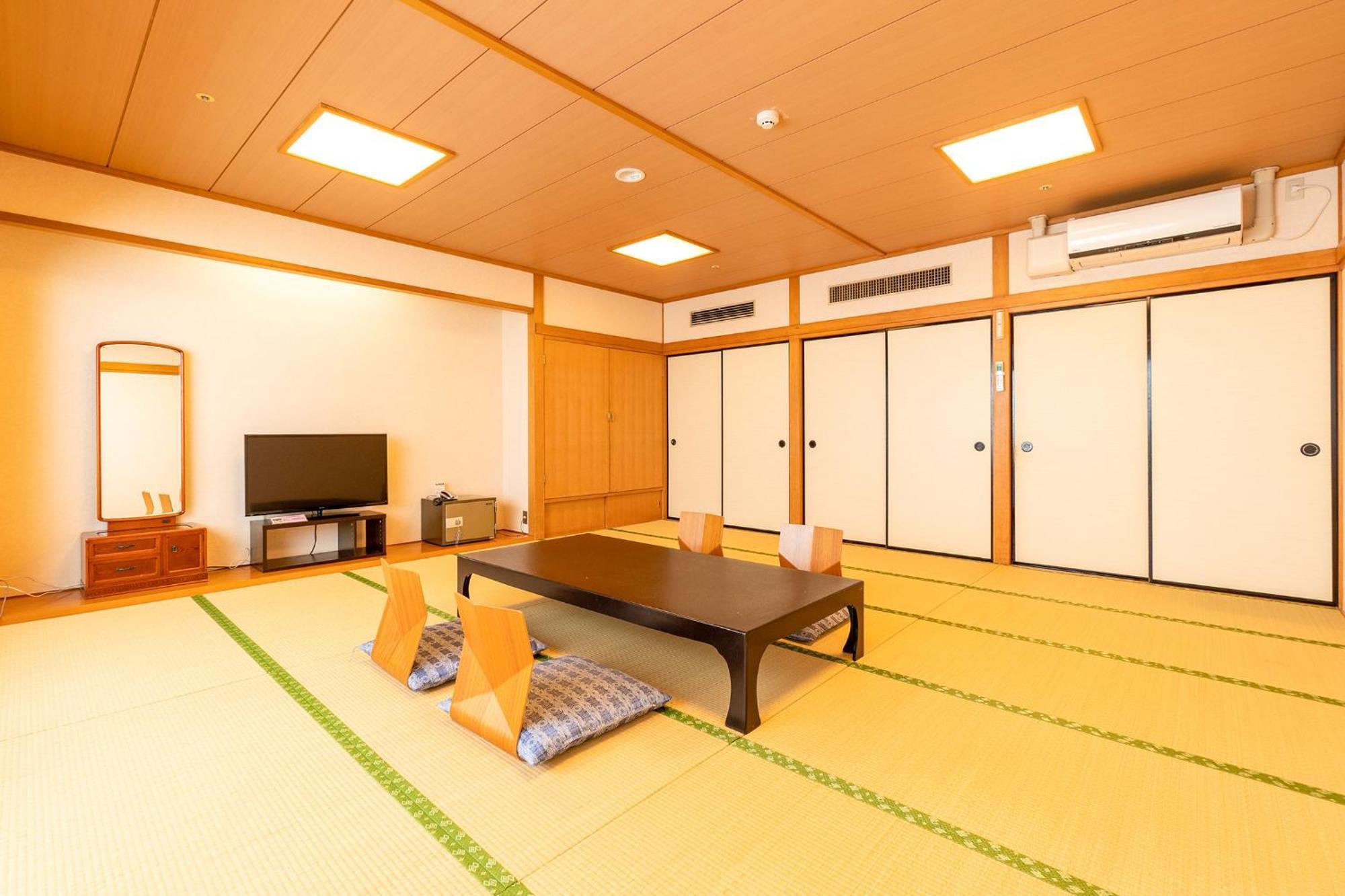 Ooedo Onsen Monogatari Aizu Hotel Екстериор снимка