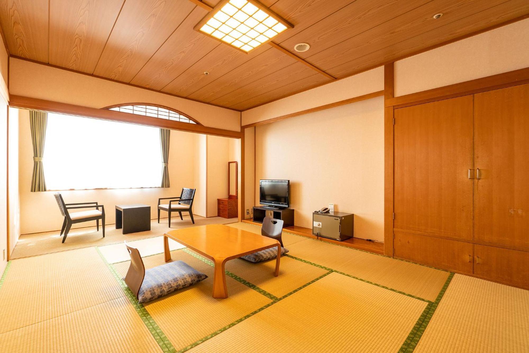Ooedo Onsen Monogatari Aizu Hotel Екстериор снимка